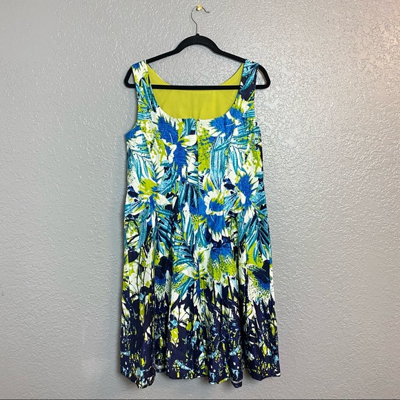 NINE WEST FLORAL HIGH NECK DRESS {12} - Picture 4 of 8